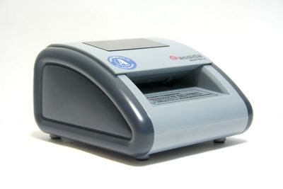 Детектор банкнот (валют) Cassida Quattro Z — фото 1